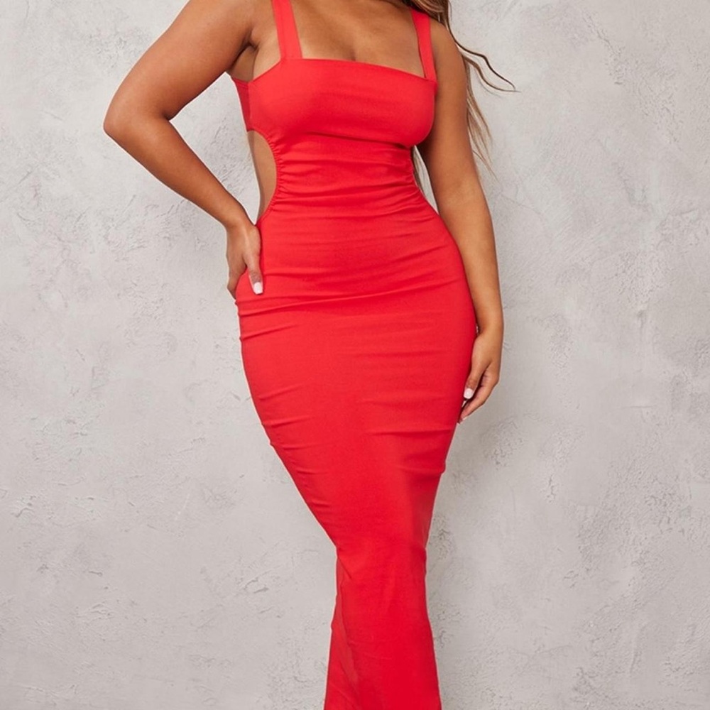 PrettyLittleThing Scarlet Backless Dress